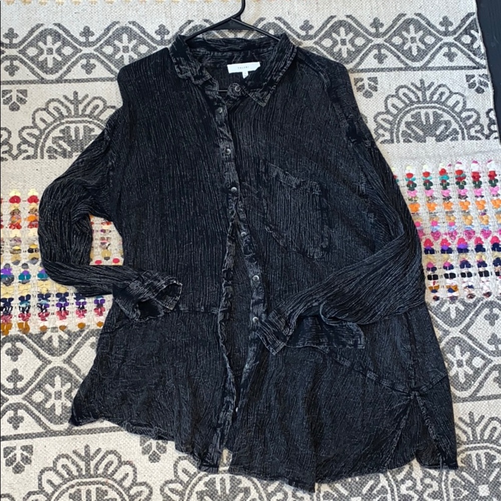 Washed out charcoal button up Flowy top